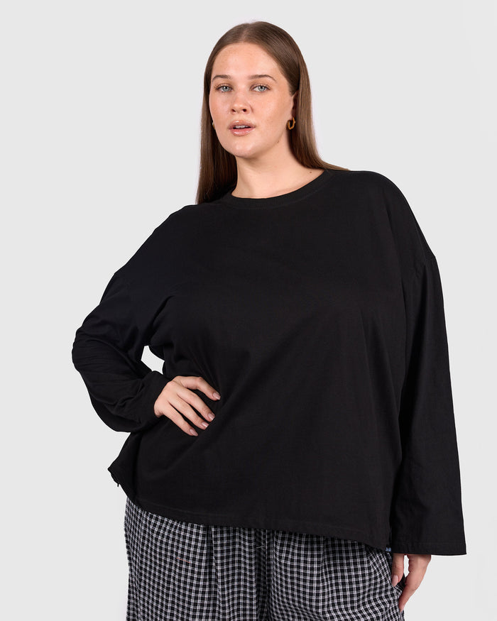 Long Sleeve Essentials Tee | Black