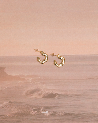 Cora Wave Earrings | Gold